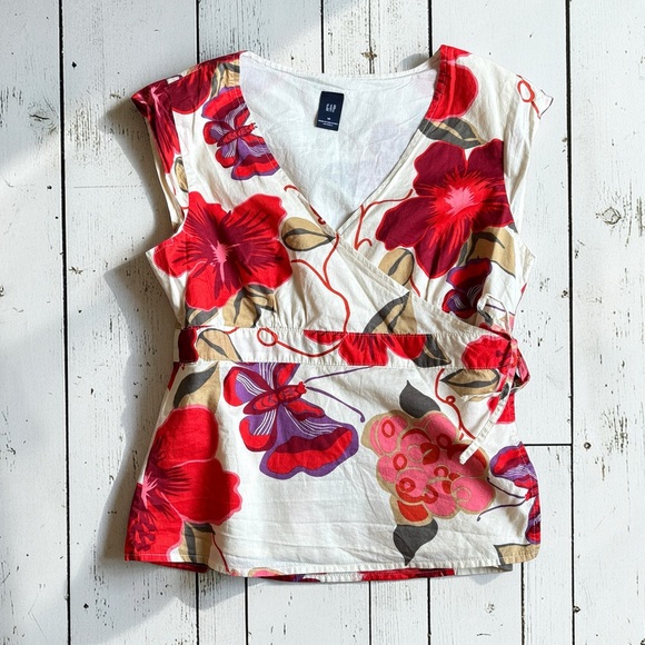 GAP Tops - GAP Floral Wrap Top Size M Red Cream Cotton Cap Sleeve Blouse